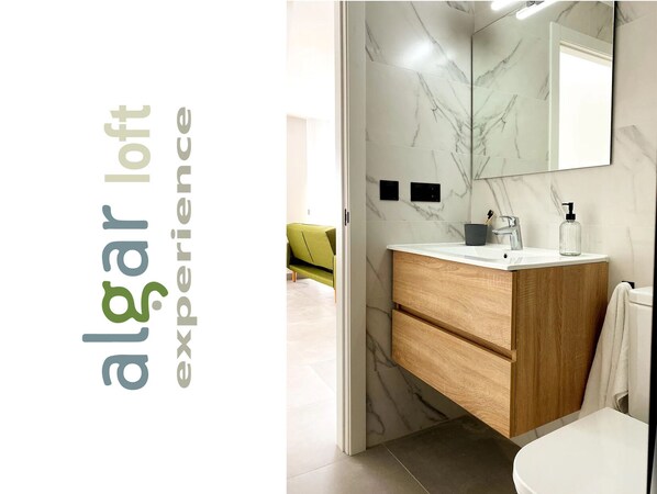Dusche, Haartrockner, Bidet, Handtücher