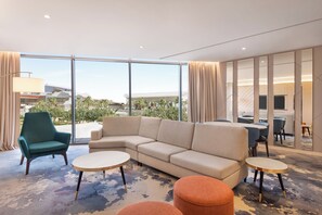 Premium Suite (Lounge Access) | Living area | 50-inch flat-screen TV with satellite channels, TV - Radisson Blu Hotel Riyadh Convention And Exhibition Center (Riyadh)