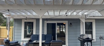 Family cottage by boat launch, minutes to Navarre or Pensacola Beach!