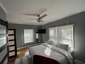 2 bedrooms, iron/ironing board, free WiFi, bed sheets