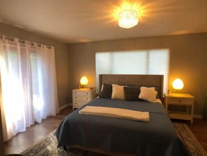 3 bedrooms, desk, iron/ironing board, travel cot