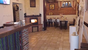 Ontbijt met lokale gerechten op werkdagen (toeslag)