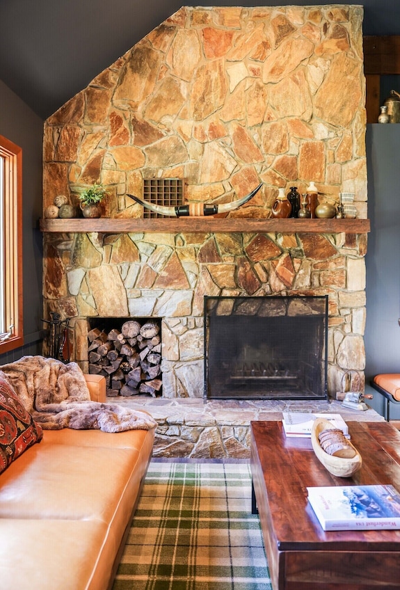 New! Romantic Signature Fireplace Suite - Cherokee, NC