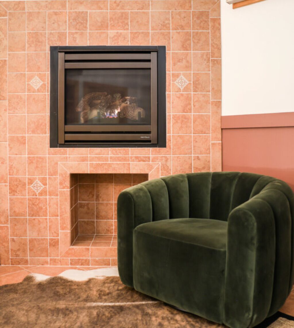 NEW! Romantic Signature Fireplace Suite