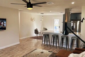 Interior - Centralized Upscale House (Round Rock)