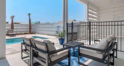 Island Memories - Beautiful gulf view with beach access across from driveway.