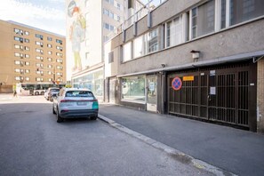 Exterior - Family home in Kallio beside metro w/ free parking (Helsinki)