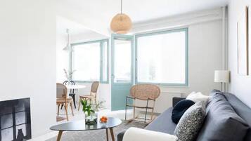 TV, Netflix, streaming services, offices