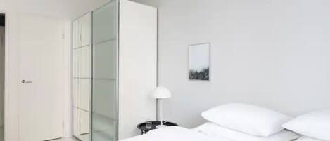 1 bedroom, premium bedding, travel cot, WiFi