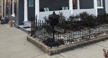 Charming 3-bedroom house in lovely downtown Madison.