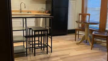 Microondas, horno, placa de cocina, lavavajillas