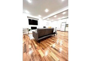 Interior - Sleek 3BD gem minutes to Downtown, XU, UC + more! (Cincinnati)