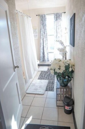 Interior - 2BR 1B APT MINS TO DOWNTOWN (Pittsburgh)