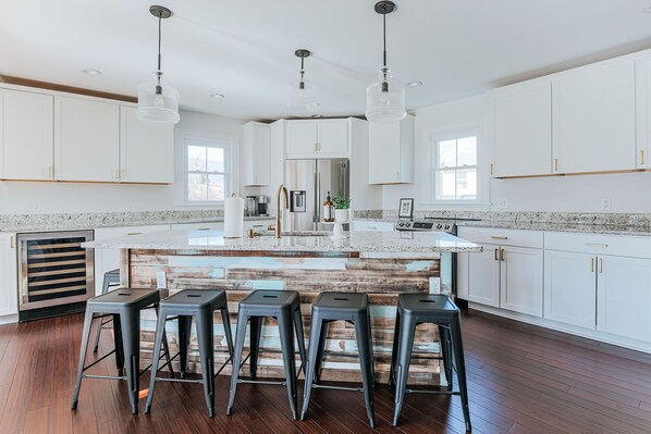 Fridge, microwave, oven, stovetop - Afton Farmhouse: Central to Wineries/Dog Friendly (Afton)