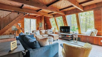 Televisie en een open haard