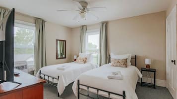 3 bedrooms, internet, bed sheets