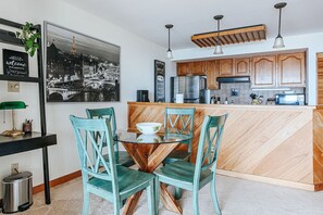 Dining - Panoramic Peak: Wintergreen Condo with Views (Wintergreen Resort)