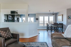 Fernseher, Tischfußball