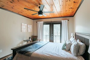 3 slaapkamers, een bureau, een strijkplank/strijkijzer, gratis wifi