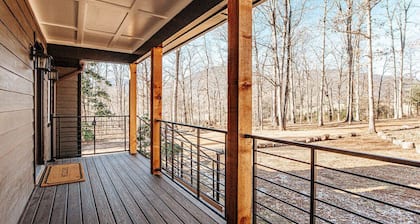 Nelson Cozy Cabin: Mountain Getaway 20 mins to WTG