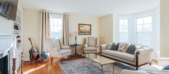 The Farmhouse at Wellington: Waynesboro, Sleeps 12