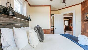 4 bedrooms, iron/ironing board, free WiFi, bed sheets