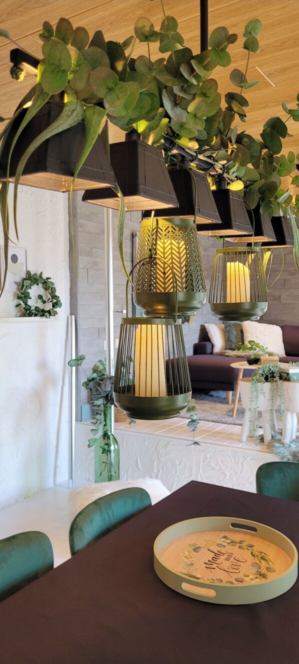 Dining - Sea-renity23 with sauna and jacuzzi (Veurne)