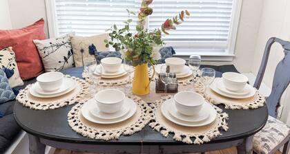 3 Queen Beds, 2 min to Fairgrounds, Fenced Yard