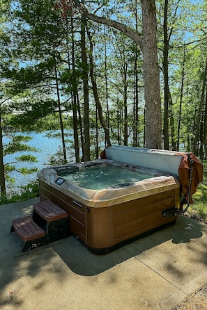 Bain à remous extérieur