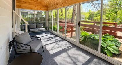 Cozy 5BR & 2 Bath-CLE, BW, IX Center-walkout basement - firepit - dog friendly!