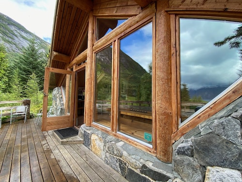 Big Cabin sleeps 2-9 people, open fire place, view of the Sognefjord