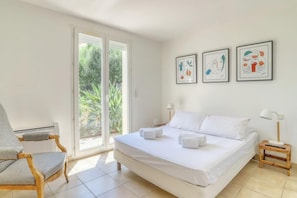 3 chambres, fer et planche à repasser, Wi-Fi, draps fournis