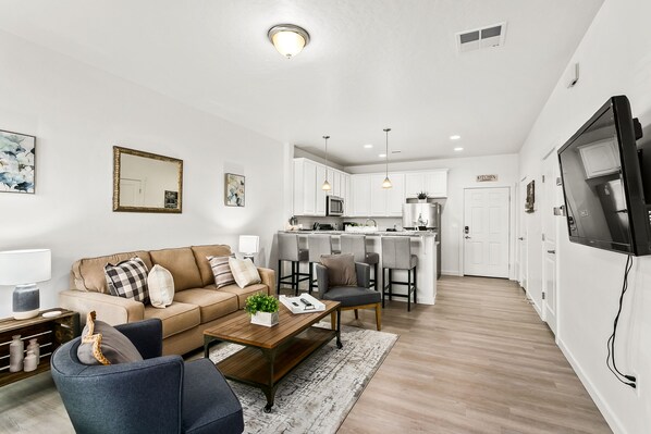 Smart TV, Netflix, Hulu, foosball