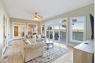 STUNNING Oceanfront Home! Golf & Ocean Views, Hot Tub, Golf Cart, Pool Access!