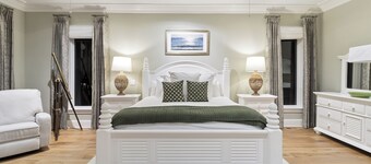 STUNNING Oceanfront Home! Golf & Ocean Views, Hot Tub, Golf Cart, Pool Access!