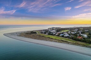 On the beach - STUNNING Oceanfront Home! Golf & Ocean Views, Hot Tub, Golf Cart, Pool Access! (Isle Of Palms)