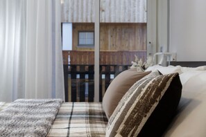 4 室のベッドルーム、アイロン / アイロン台、WiFi、ベッドシーツ