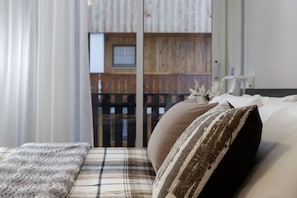 4 chambres, fer et planche à repasser, Wi-Fi, draps fournis