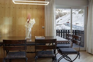 Dining - HelloChalet - The View ski-in/ski-out Matterhorn view with garage (Breuil Cervinia)