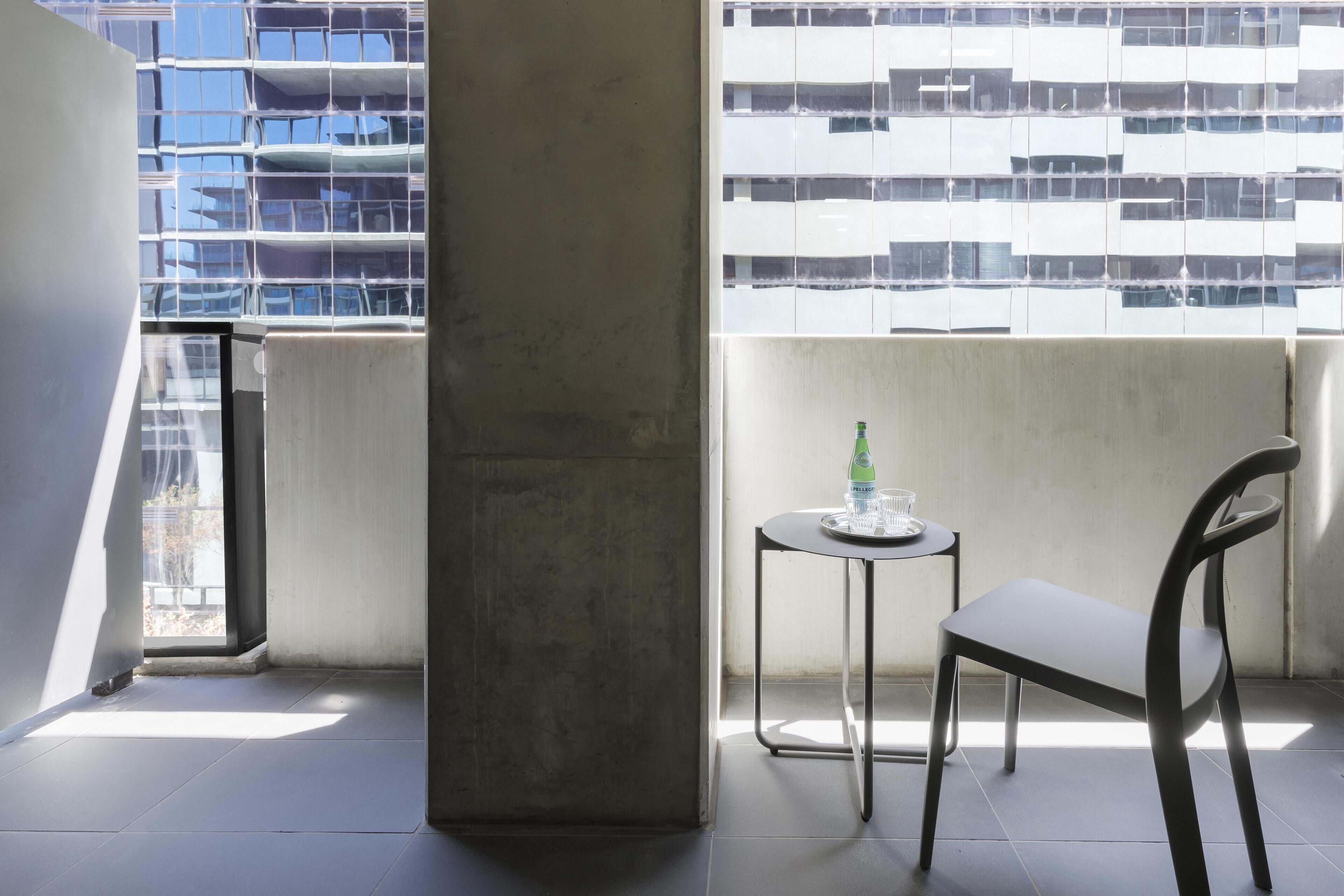 Photo - Oaks Melbourne St Kilda Road Hotel