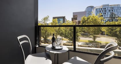 Oaks Melbourne St Kilda Road Hotel