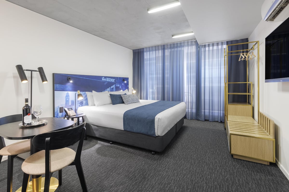 In-room safe, desk, laptop workspace, blackout drapes