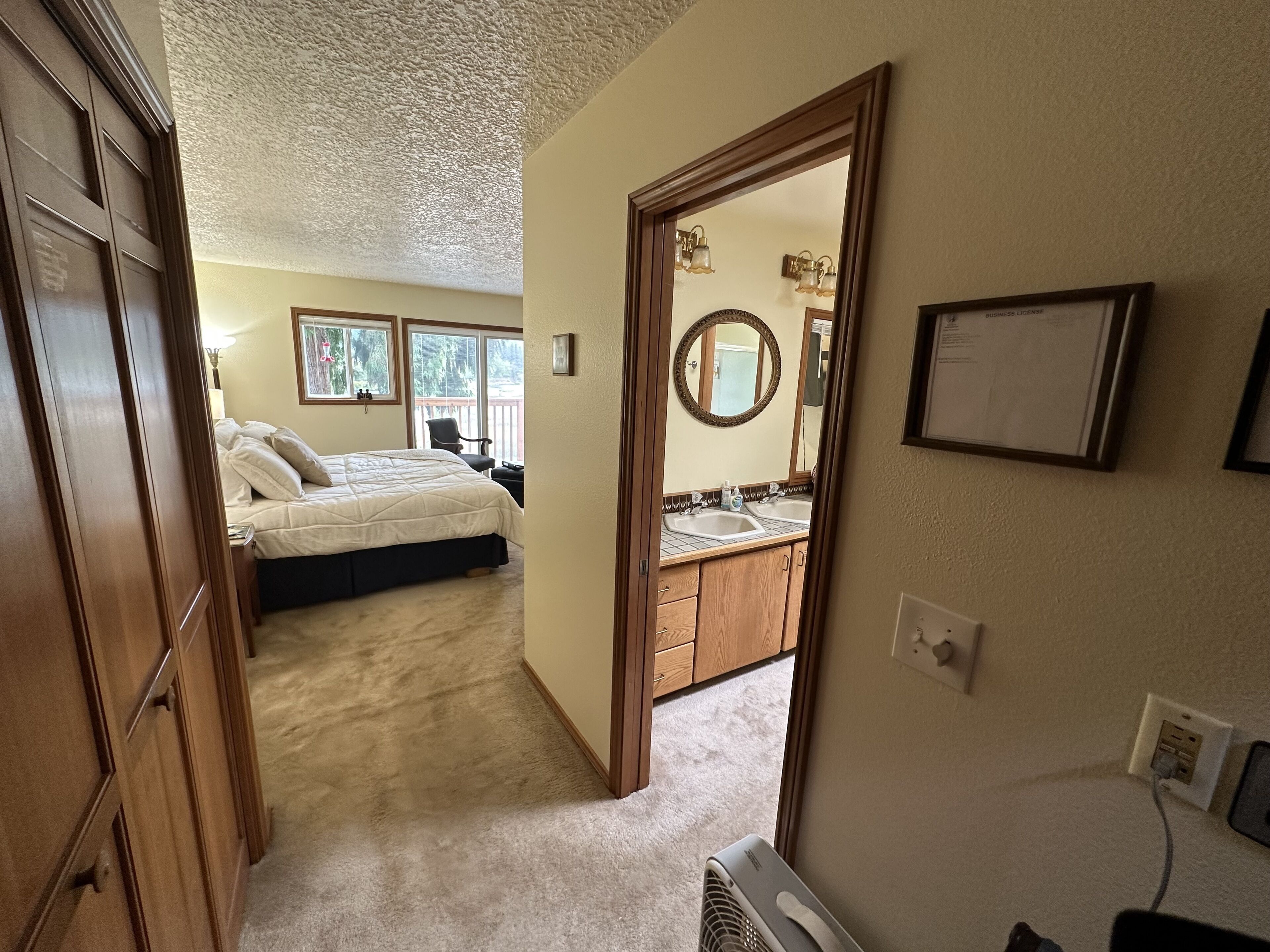 The Lewis River Salmon Shores - Waterfront View & Fishing,  Book It Now! - Washington