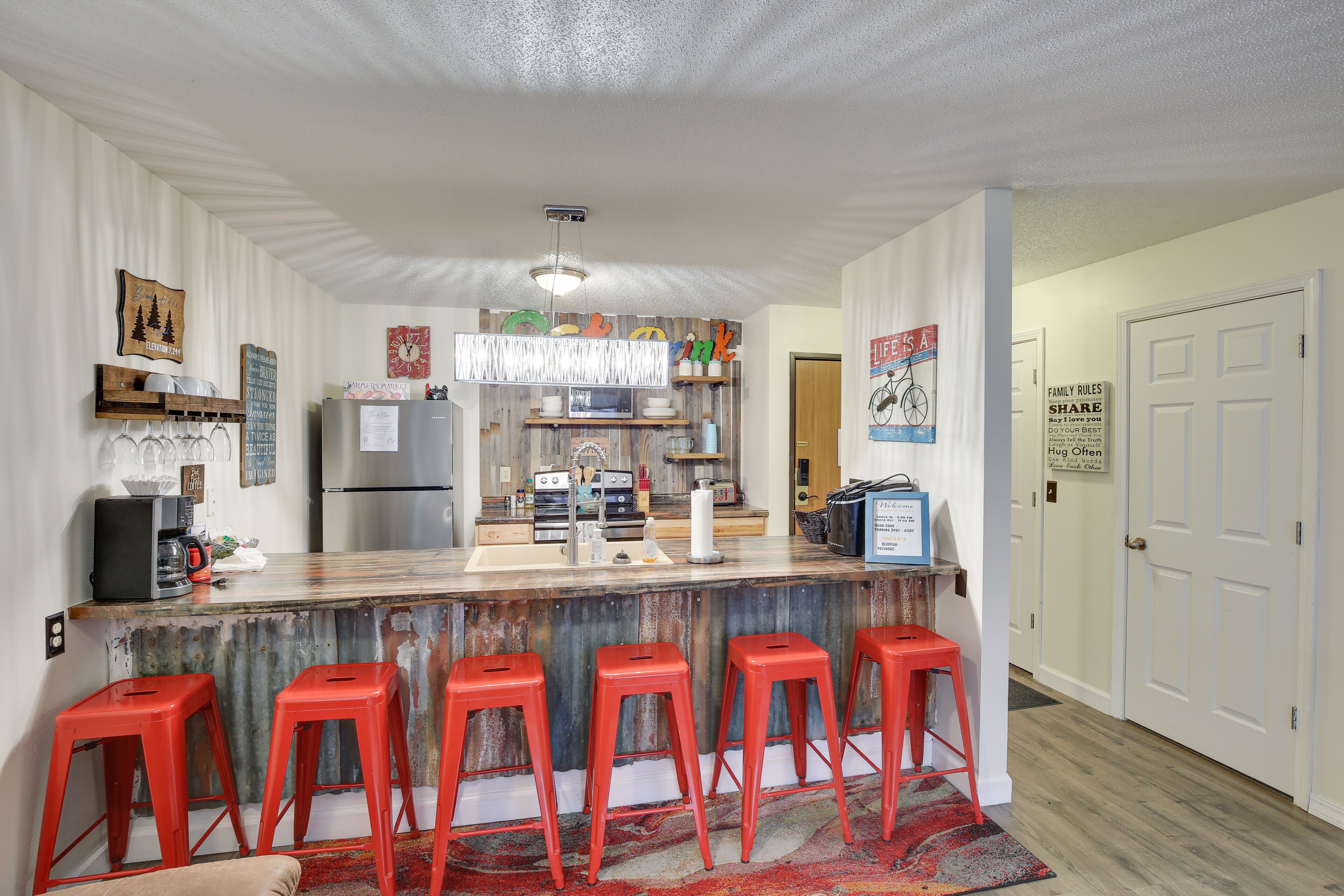 Fridge, microwave, stovetop, dishwasher