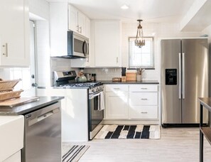 Stovetop, coffee/tea maker