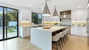 House, Multiple Beds, Pool Access, Pool View (Curson Modern) | Private kitchen | Fridge, microwave, oven, stovetop