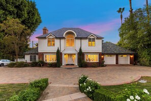 Exterior - Emerson Estate (Sherman Oaks)
