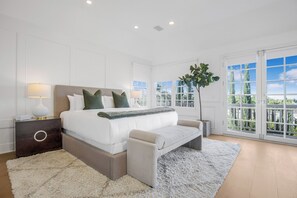 Luxury House, Multiple Beds, Pool Access, Pool View (Emerson Estate) | 6 bedrooms, individually decorated, individually furnished, desk - Emerson Estate (Sherman Oaks)