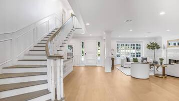 Casa superluxo, várias camas, acesso à piscina, vista para a piscina (Emerson Estate) | Parte interna