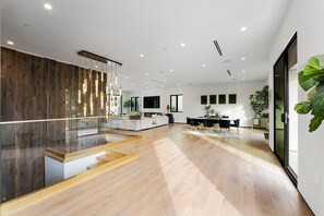 Luxury-Haus, Mehrere Betten, eigener Pool, Poolblick (Willow Glen 2) | Innenbereich